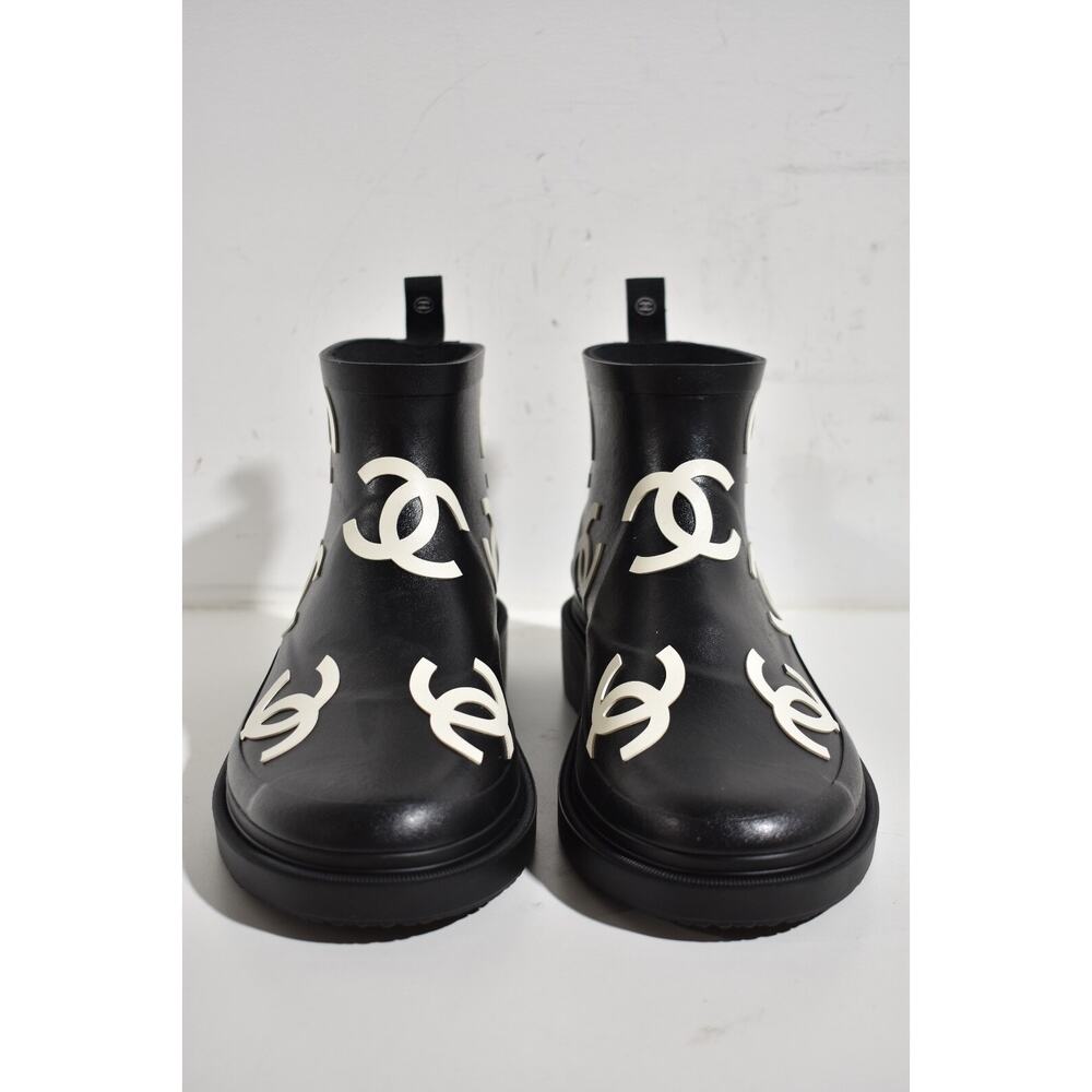 Chanel 23A Black White All Over Logo Rubber CC Low Top Short Ankle Rain Boots 41 - Picture 6 of 11